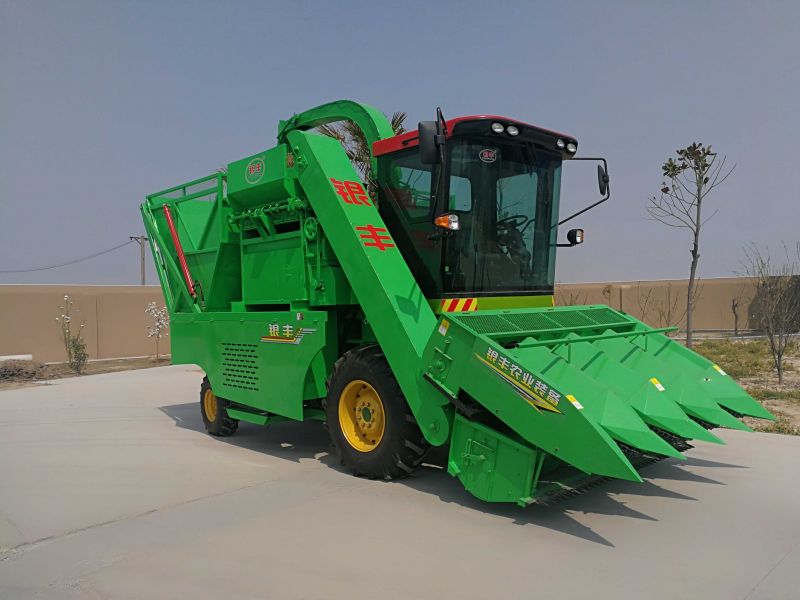 莖穗兼收玉米收獲機(jī)：精細(xì)操作，提升收獲效率